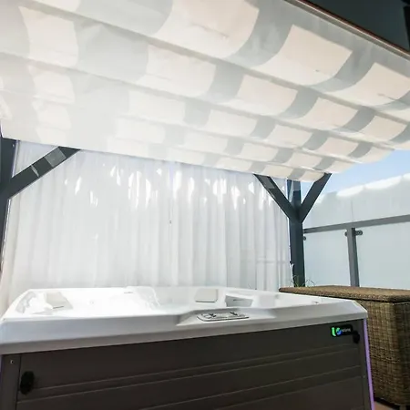 Luksusowy Penthouse Z Jacuzzi I Widokiem Na Morze Апартаменты Гдыня